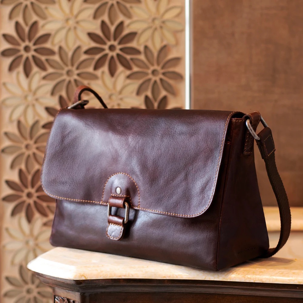 EUC Jack Georges 100% Buffalo Leather Olivia Crossbody Bag